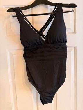 La Blanca Tummy slimming Black One-Piece Swimsuit with Crisscross Back